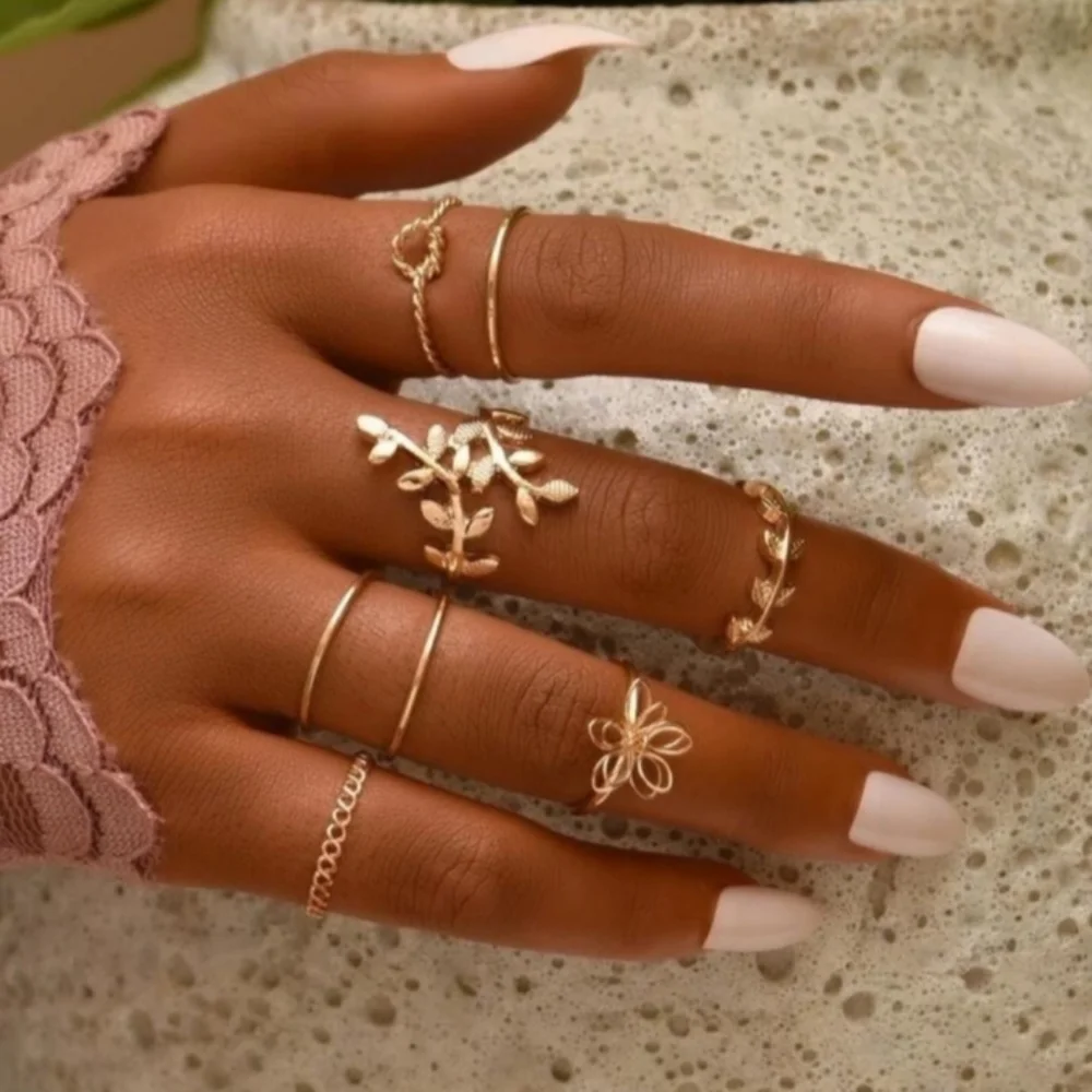 Gold Leaf Ring Set! - Picture 3 of 5